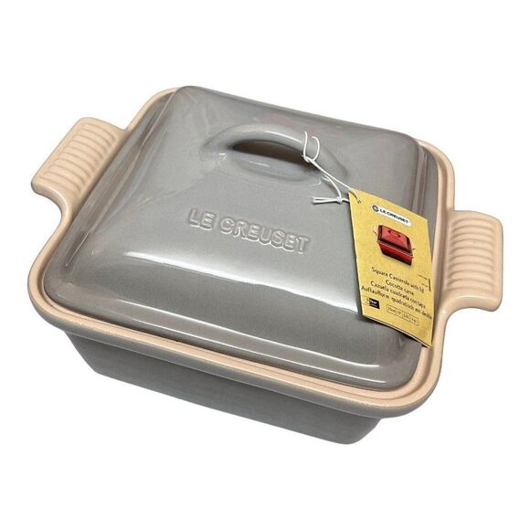 LE CREUSET Deep Square Casserole with Lid 4 qt (3.8L) Mist Grey 10” - Picture 4 of 9